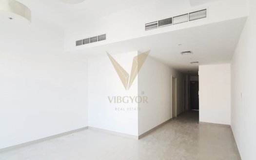 Discover the perfect blend of comfort and convenience with this spacious 1-bedroom apartment located in Al Khail Heights 8A. This unfurnished unit offers you the opportunity to design and decorate your space to match your personal style.