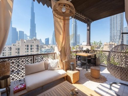 Vibgyor Real Estate is pleased to offer this three bedroom penthouse for sale located in Reehan at Old Town.