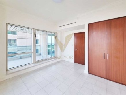 Vibgyor Real Estate LLC is proud to offer a spacious 3 bedroom plus maid situated in the prestigious Emaar 6 development