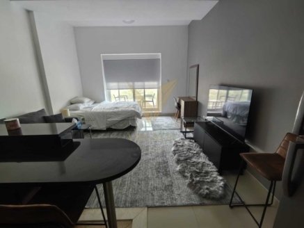 Enjoy resort-style living in this beautifully furnished studio apartment offering stunning golf course views and modern comforts. Perfect for singles or professionals