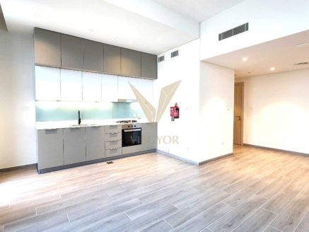 This well-maintained and spacious 1-bedroom apartment is located in Noor 3