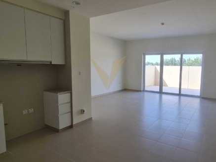 Discover this stunning 3-bedroom apartment in Urbana 2
