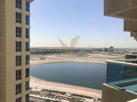 Discover a modern studio apartment in Crescent B
