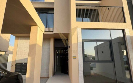 Where Family Meets Lifestyle | Corner 4BR | Steps from Pool | Greenviews 3