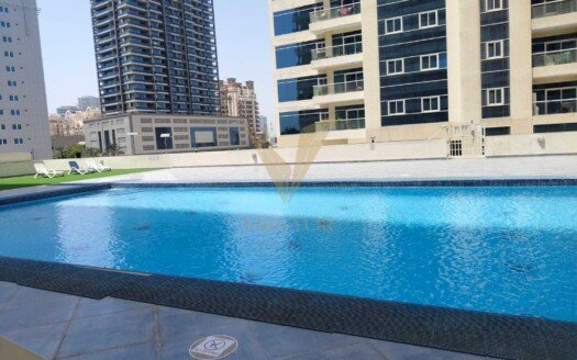 Presenting a well-maintained 1-bedroom apartment in the prestigious Royal Residence